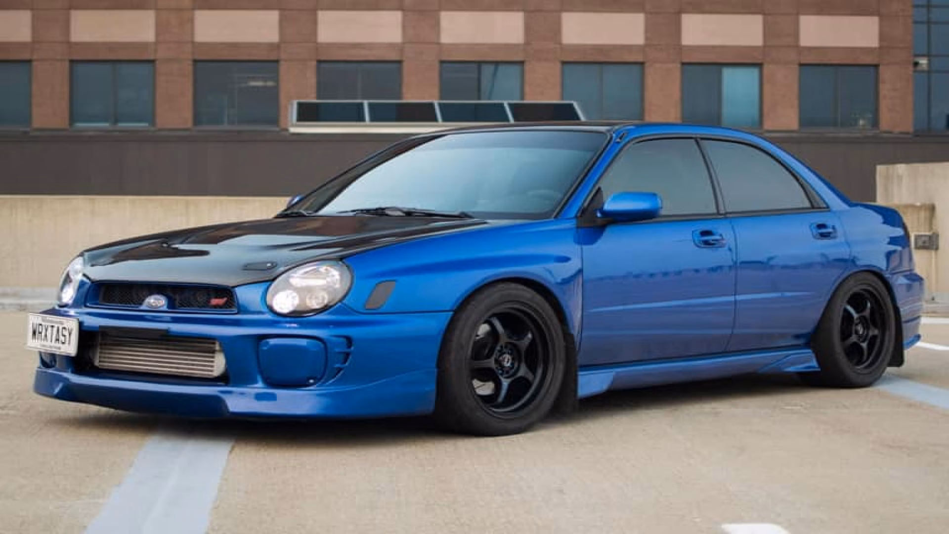 car-image